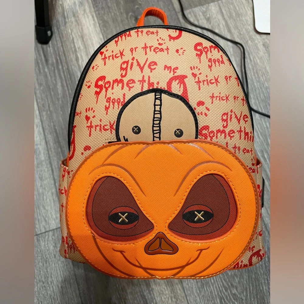 LOUNGEFLY Disney Trick 'r Treat Sam Pumpkin Mini 🎒